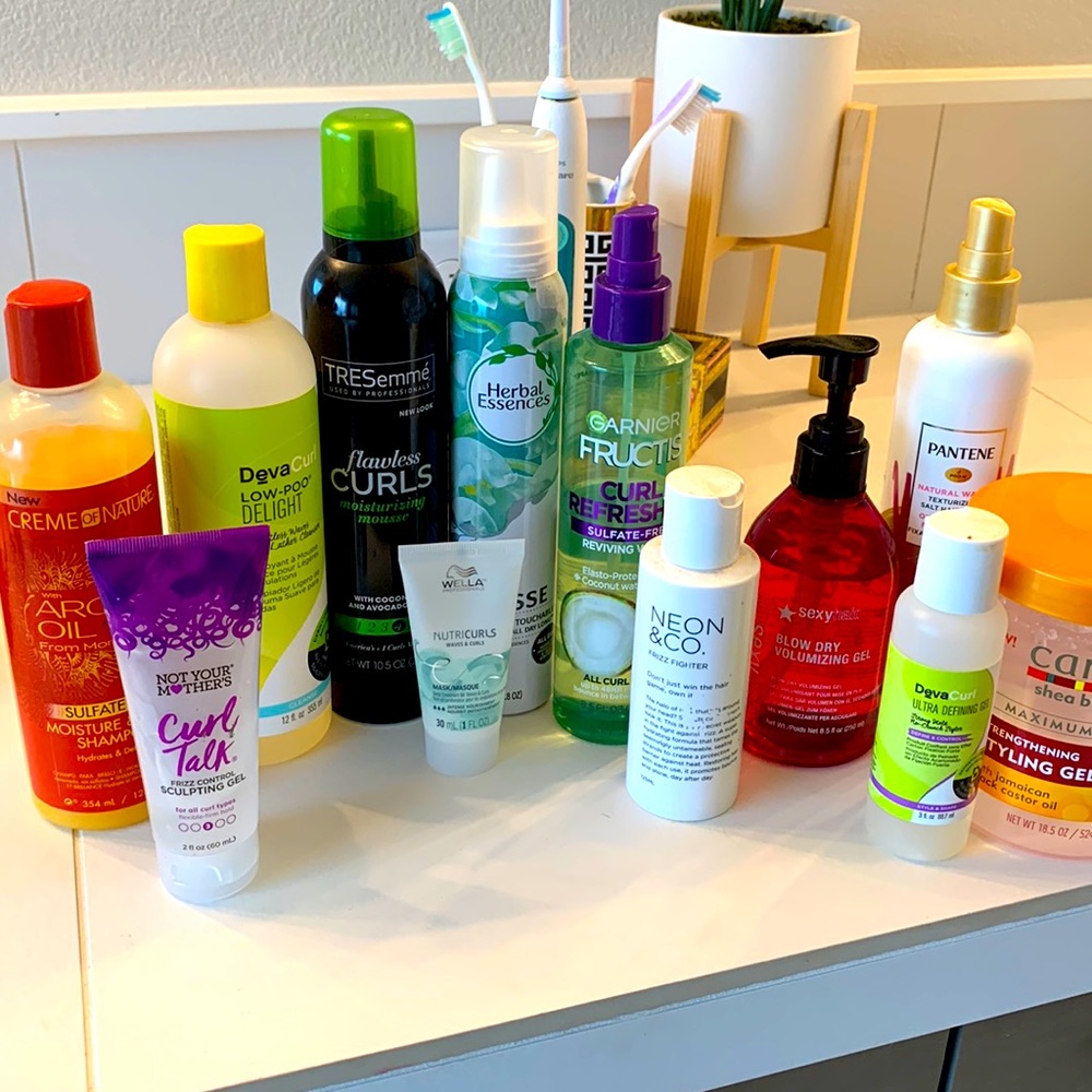 Wavy hair product bundle